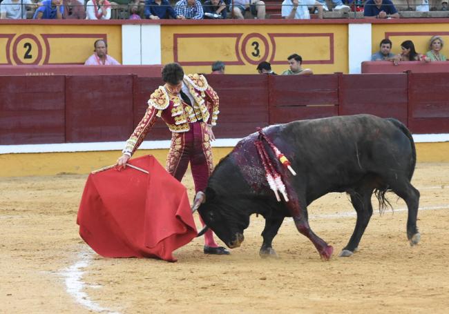 Daniel Luque, en un momento de la lidia.