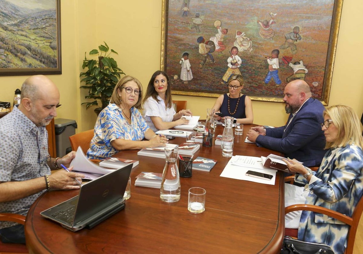 Primera reunión de la nueva Mesa de la Asamblea en Mérida