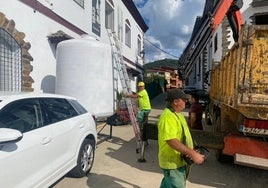 Depósito de agua potable colocado en el pueblo el pasado día 13.