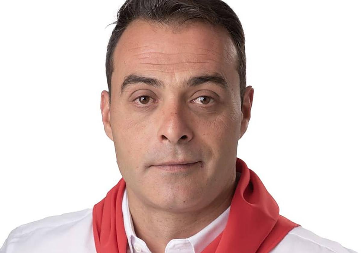 Juan Antonio Pinto, abanderado de la Junta de Defensa.