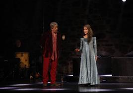 Ana Belén y Jesús Noguero en la representación en el Gran Teatro de 'Romeo y Julieta despiertan'.
