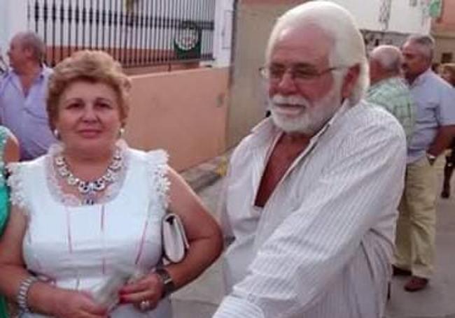 Germán Orellana, encargado durante 12 años de la finca de Carmen Sevilla, y su mujer, Lole Barba.