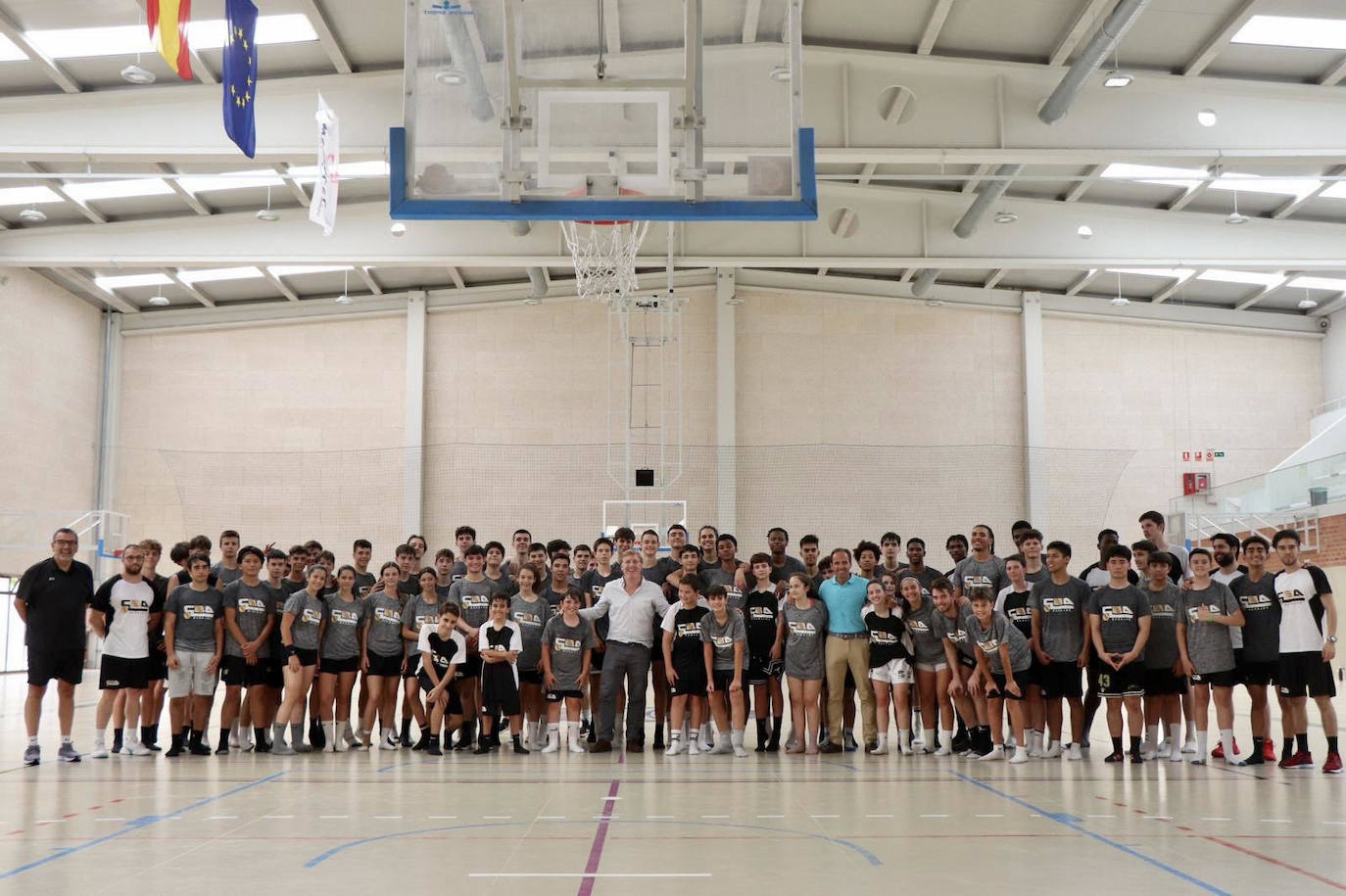 Campamento de baloncesto. 