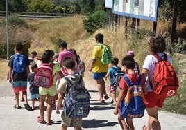 Actividades en un campamento organizado por la Junta.