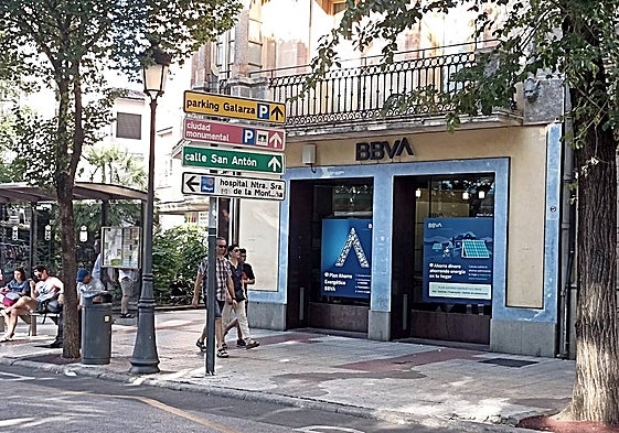 Retiró 25.000 euros de esta sucursal de la avenida de España de Cáceres.