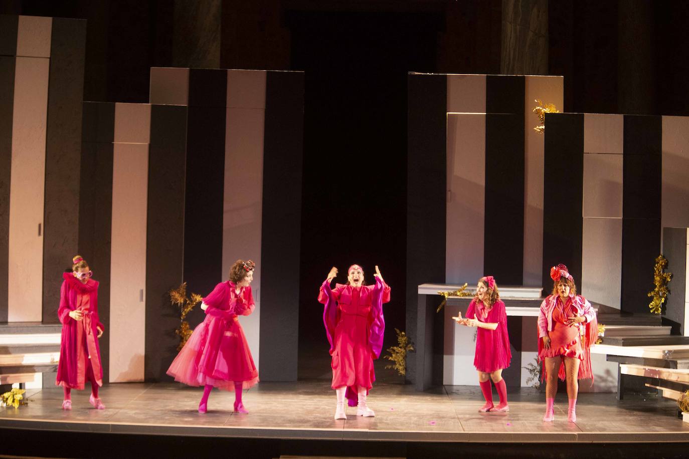 &#039;Las asambleístas&#039; lleva al Festival de Mérida las risas y la protesta (I)