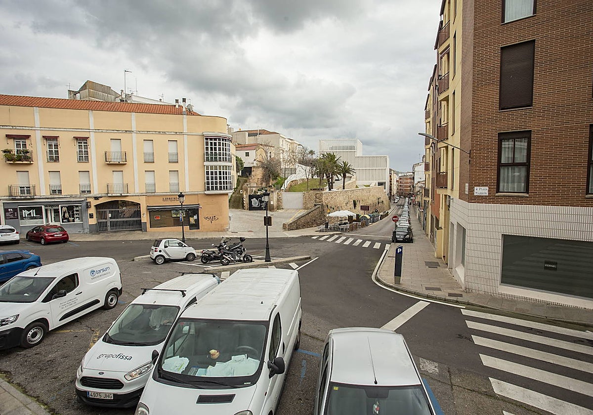 Primeros trámites para la reforma de la Plaza Marrón y la piscina de Nuevo Cáceres