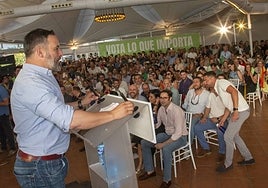 Santiago Abascal, presidente de Vox, en el mitin celebrado en Mérida.