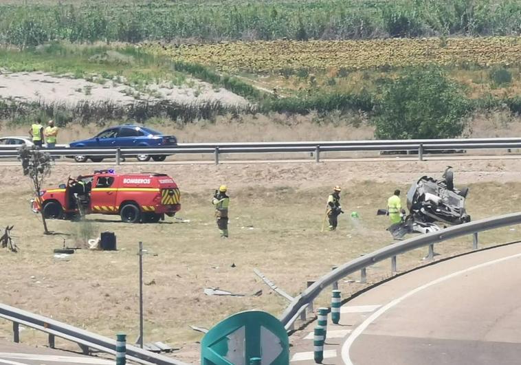Así ha quedado el vehículo tras la salida de vía en Miajadas