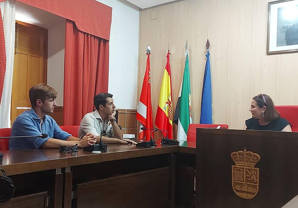 Alejandro Mora y José Rojo visitan Casar de Cáceres