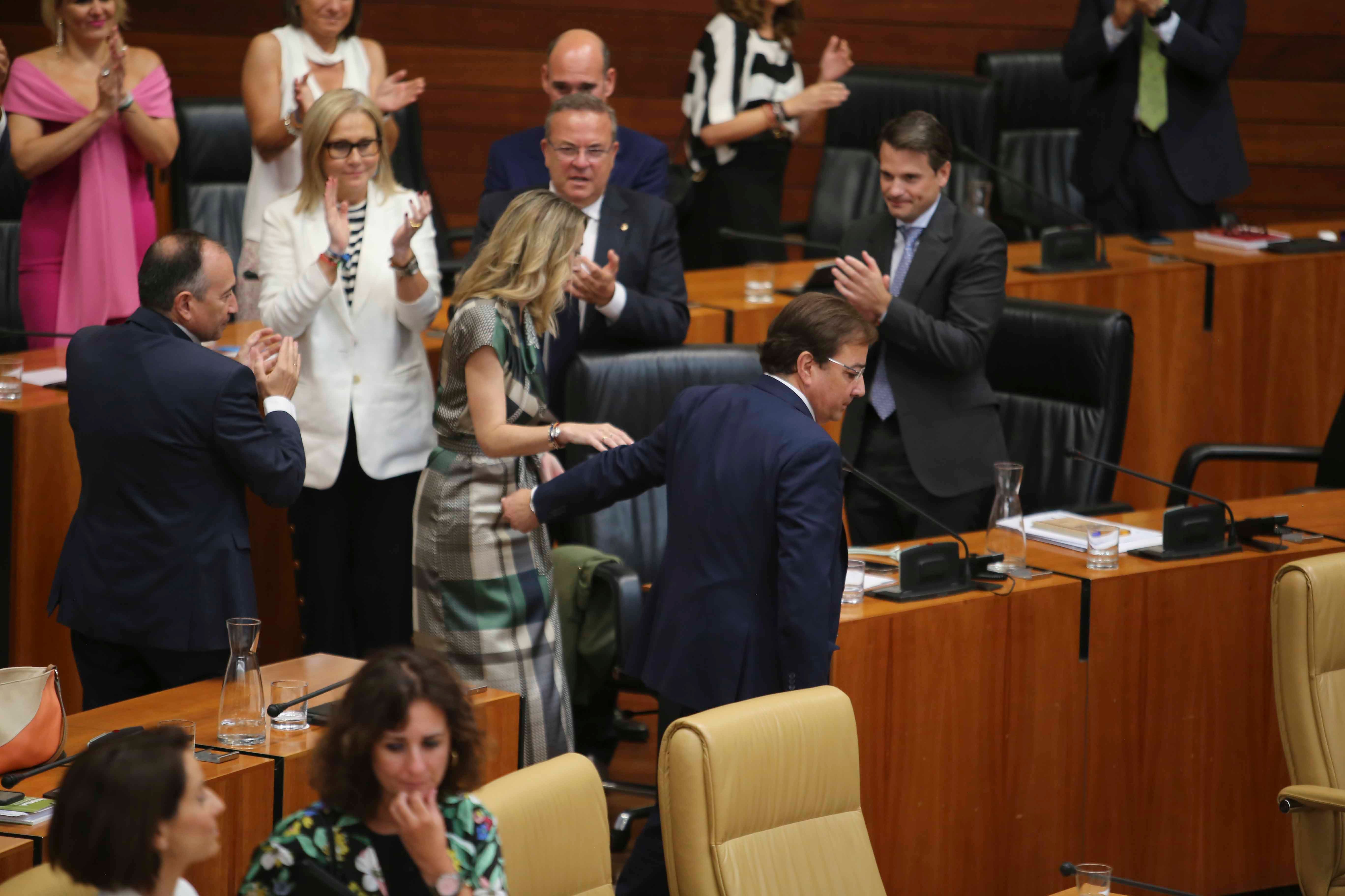 Besos y abrazos para la primera presidenta de Extremadura