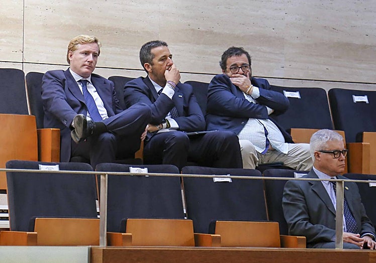 Ignacio Gragera, Víctor Píriz, José María Núñez y Pedro Fernández este viernes en la tribuna.
