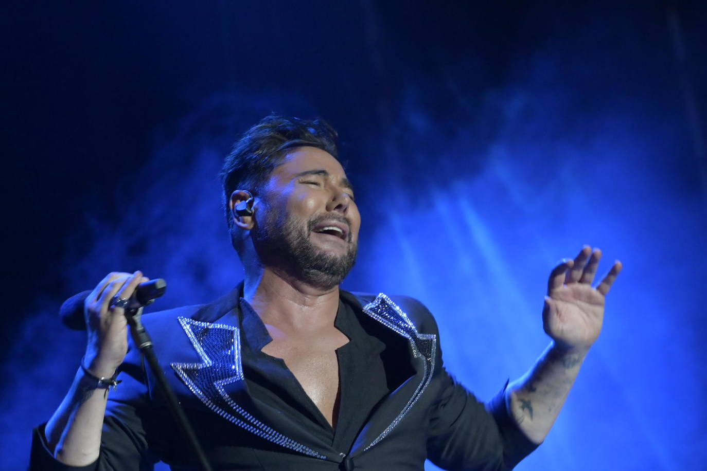 Actuación de Miguel Poveda en el Alcazaba Festival de Badajoz