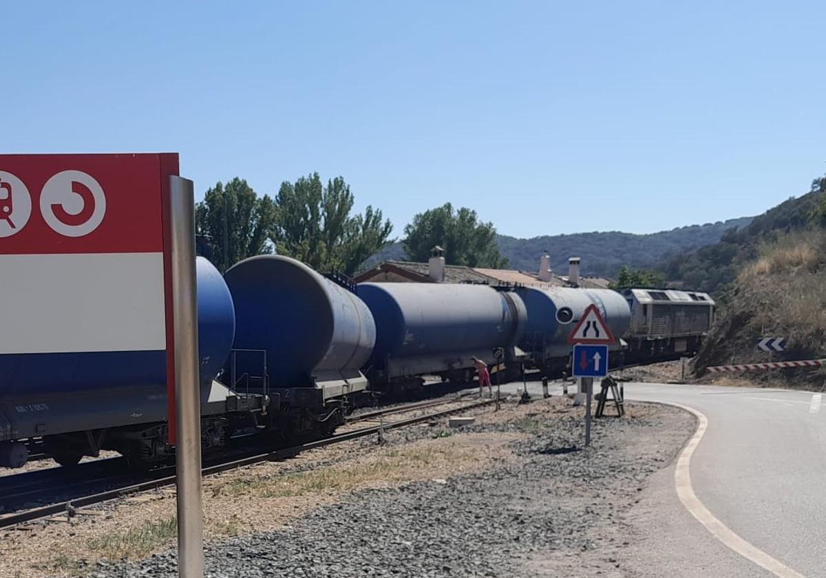 Tren de mercancías que descarriló en Andalucía este miércoles.