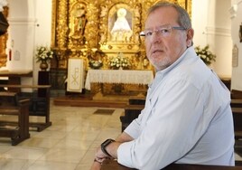 Joaquín Floriano, en el interior del Santuario de la Virgen de la Montaña de Cáceres.