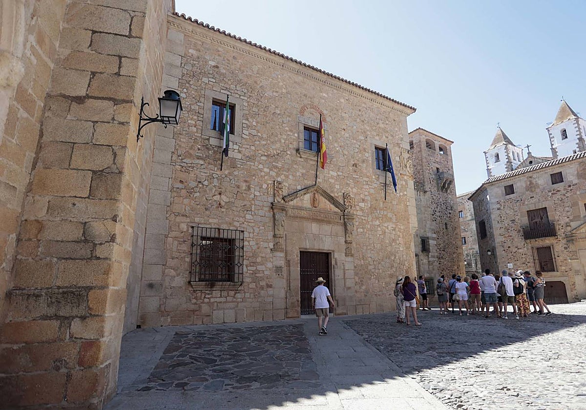 El Palacio Provincial de Cáceres es el más valorado con 13 millones de euros.