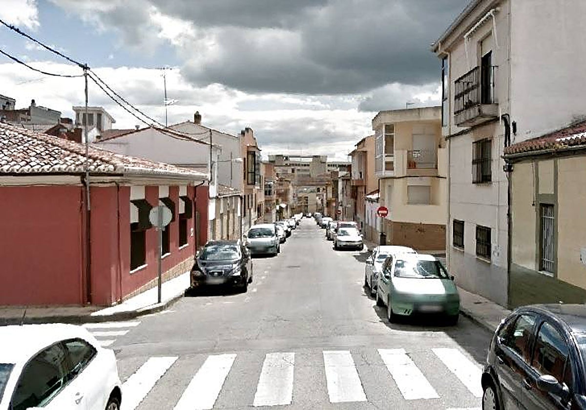 El accidente ocurrió en la calle Reyes Católicos.