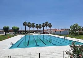 Instalaciones de la piscina municipal de Alconchel, el pasado mes de junio.