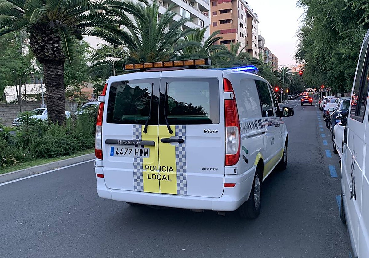 Furgón de atestados que le tuvo que dejar la Junta al Ayuntamiento de Cáceres.