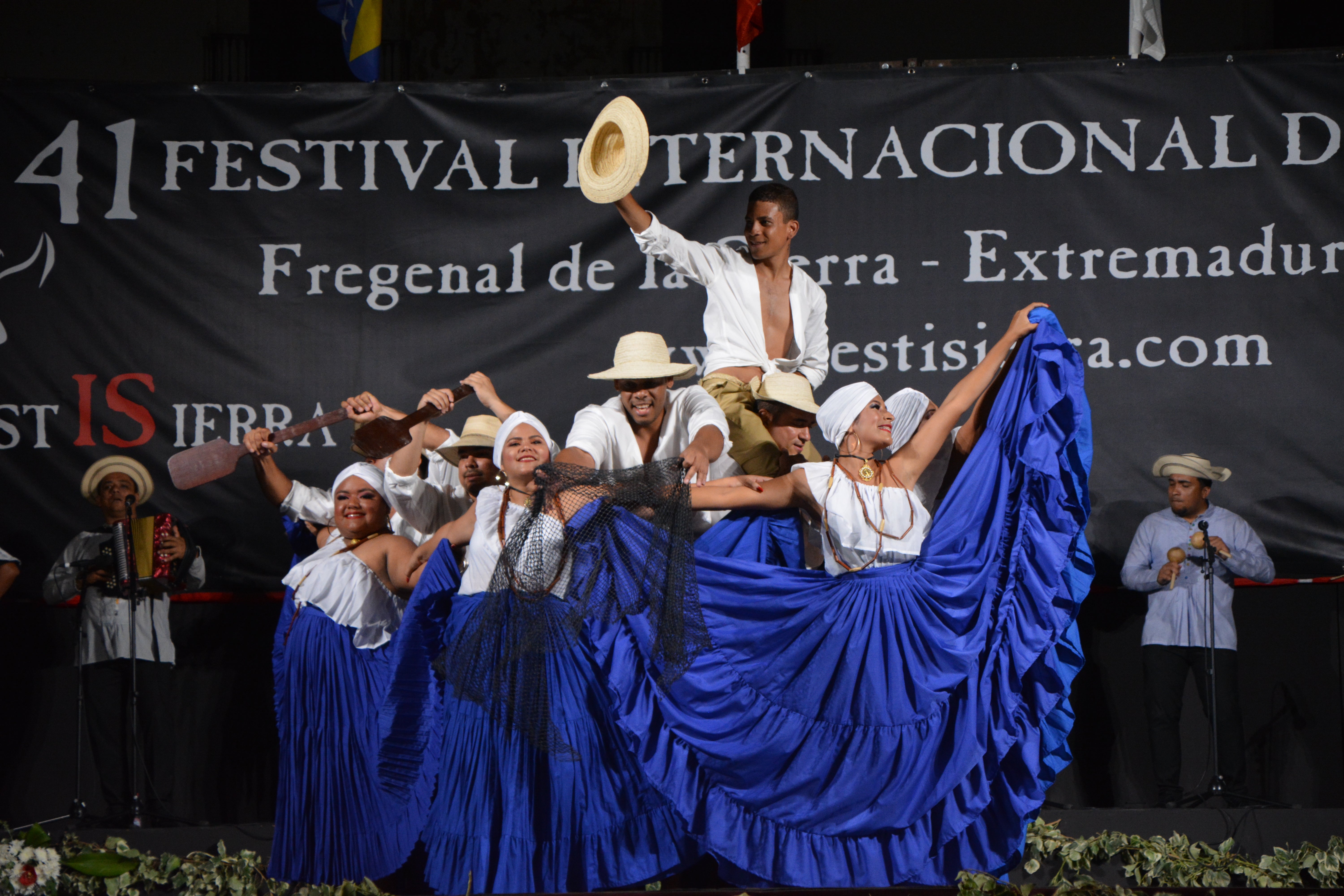 Chile deslumbra entre las agrupaciones internacionales del Festival