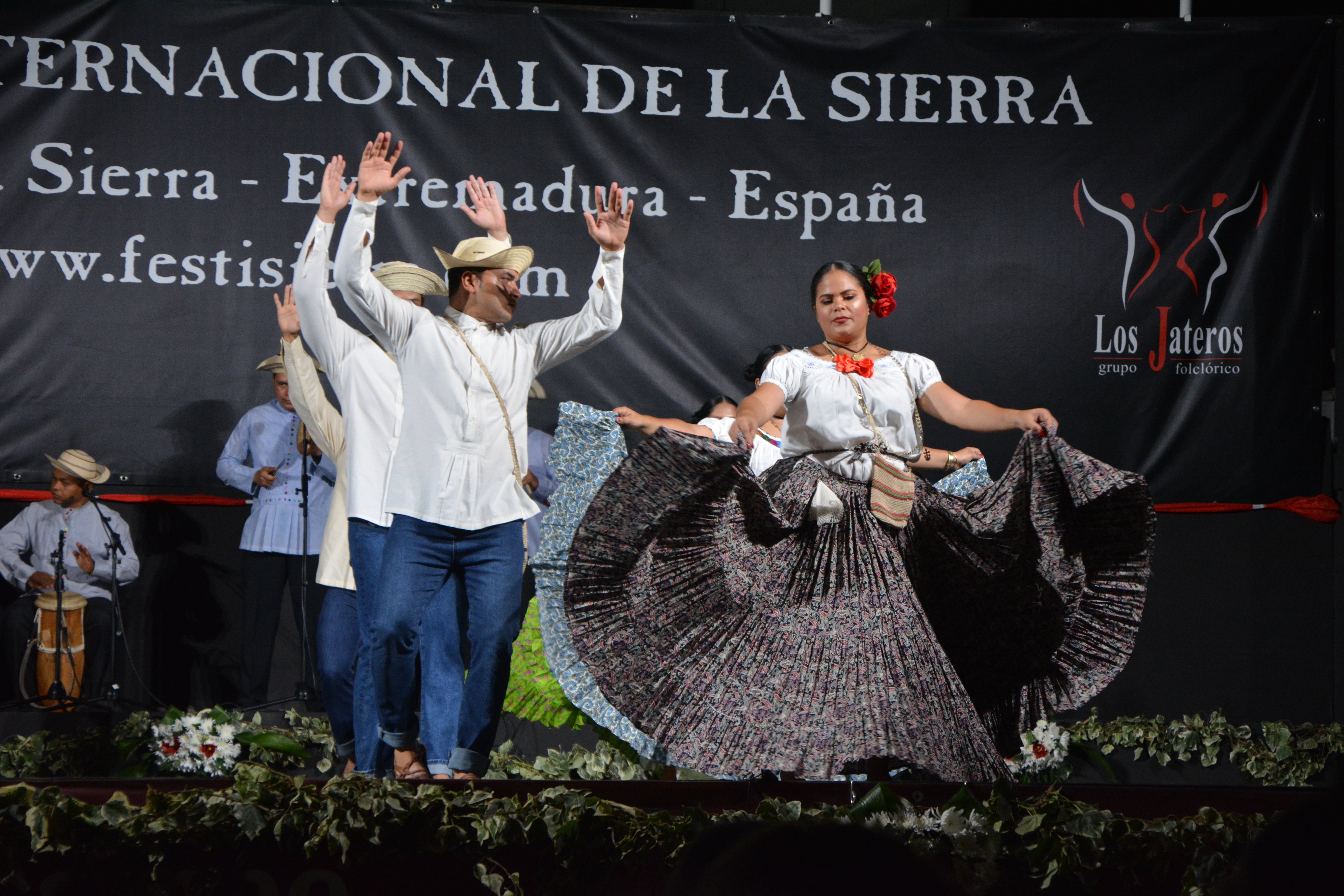 Chile deslumbra entre las agrupaciones internacionales del Festival