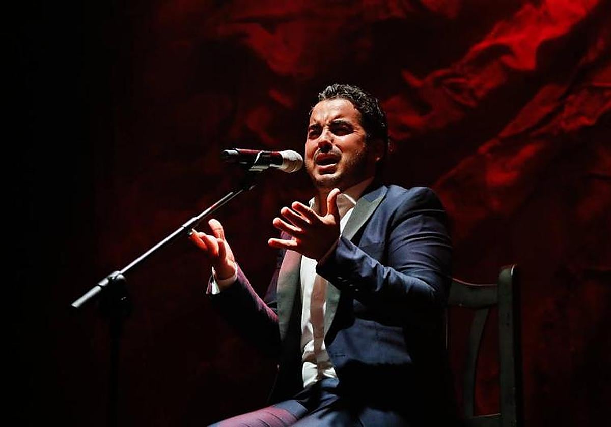 Pablo Moreno, durante su actuación este jueves en las semifinales del Cante de las Minas.