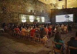 Una edición anterior del cine de verano en el Foro de los Balbos.
