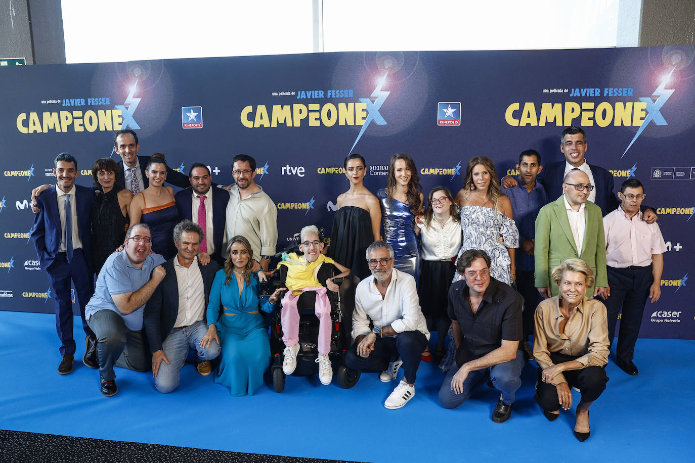 El equipo de 'Campeonex' antes del estreno de la película de Javier Fesser en Pozuelo de Alarcón.
