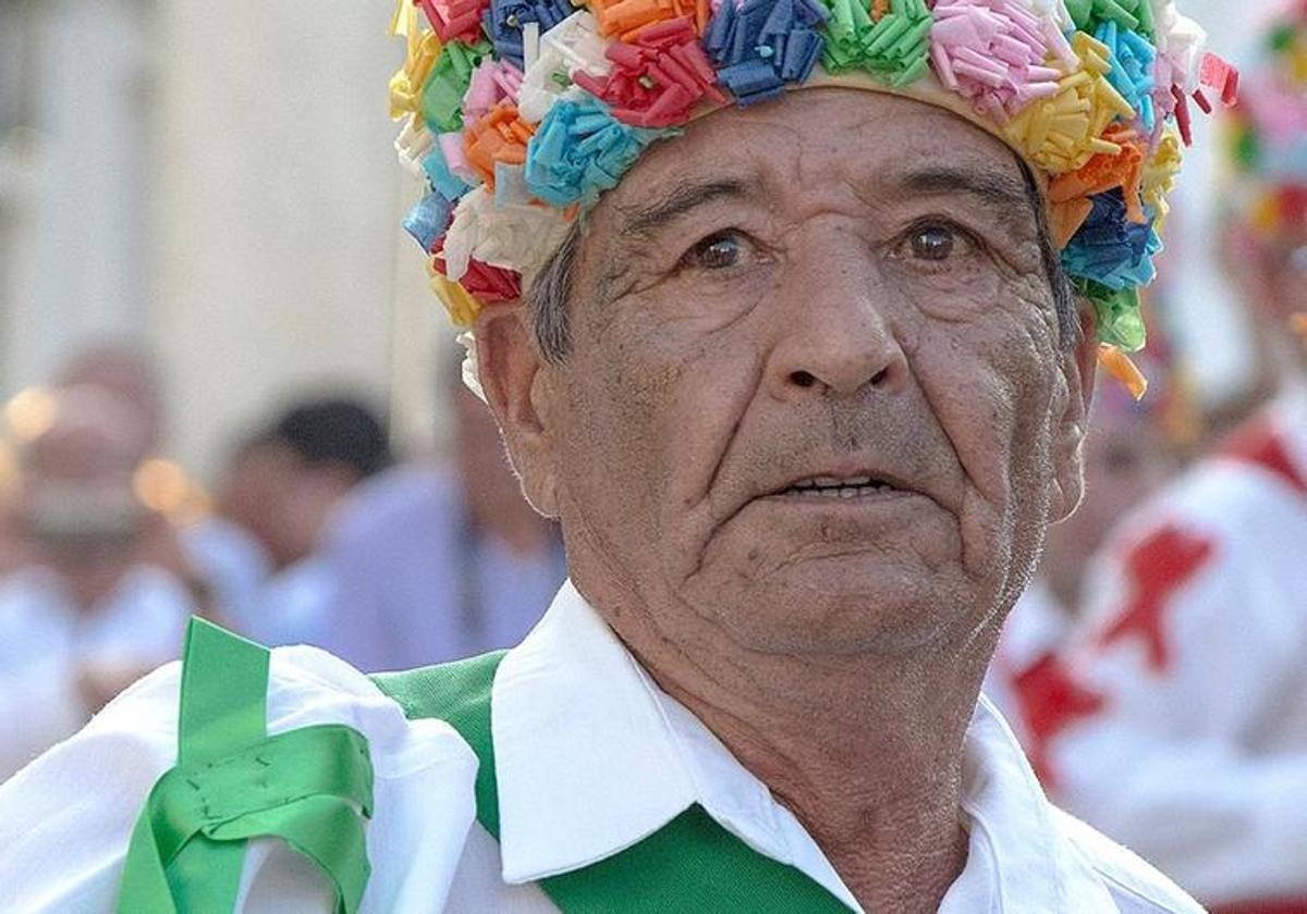 Rafael Sequera, durante la Danza del a Virgen de la Salud.