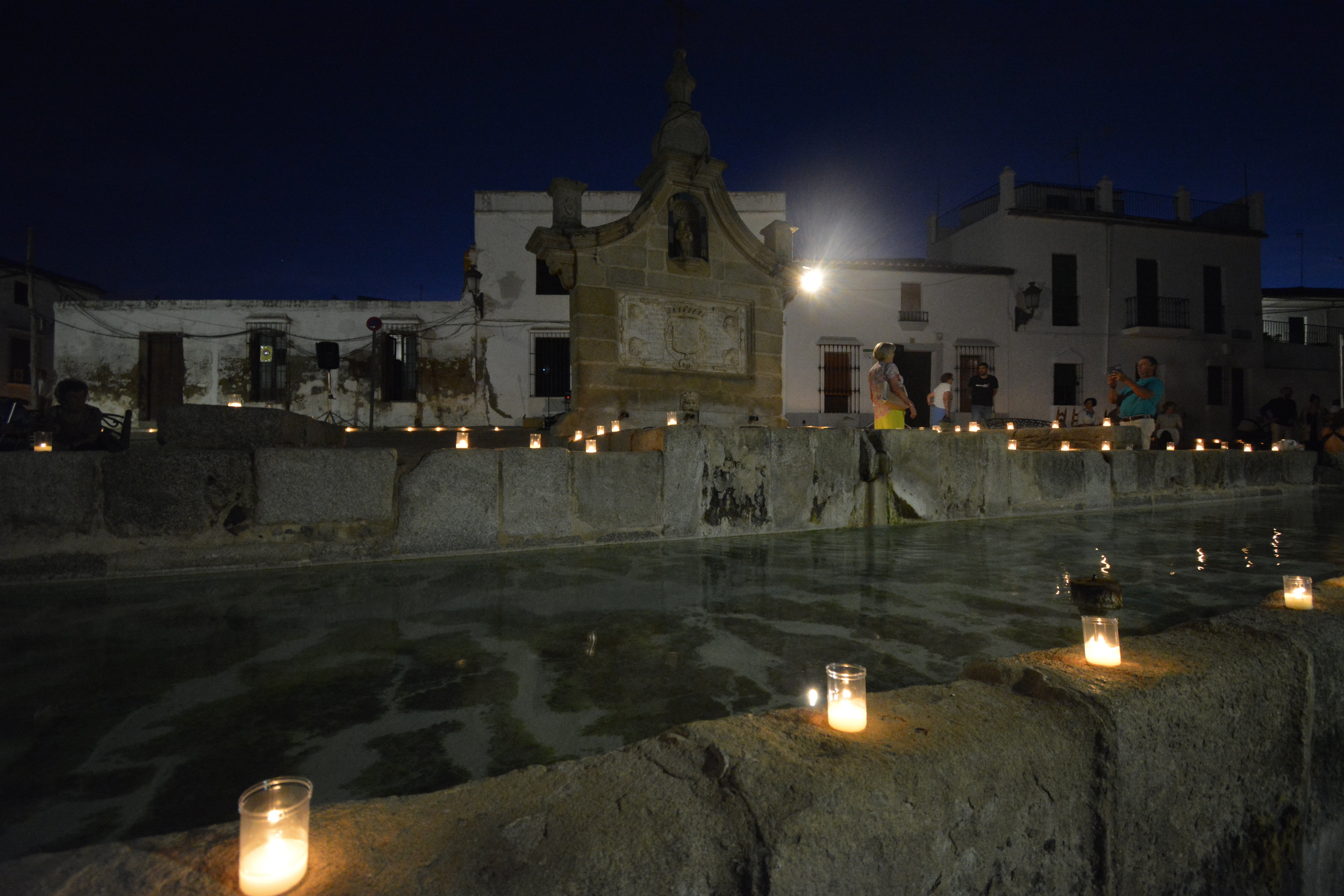Fregenal brilló durante la Noche en Blanco con más de 6.000 velas