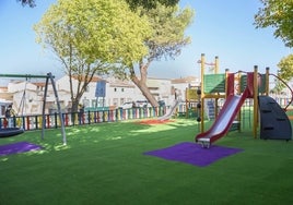 Estrenos de nuevos parques infantiles en las barriadas emeritenses de Plantonal de Vera y San Andrés