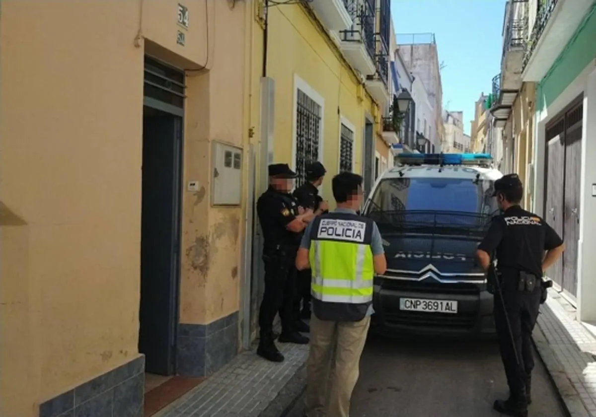 La Policía Local de Badajoz ya usa cepos en coches mal estacionados en el  Casco Antiguo - Badajoz - COPE