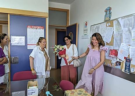 Imagen secundaria 1 - Fregenal homenajea a Remedios Rastrojo por su jubilación