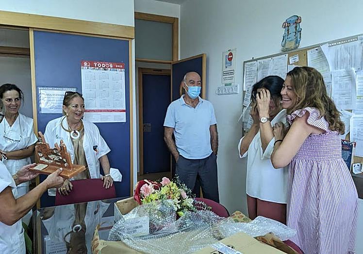 Imagen principal - Fregenal homenajea a Remedios Rastrojo por su jubilación