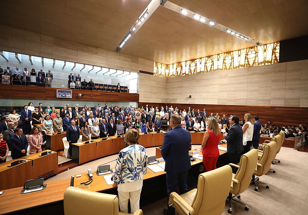 Acto institucional en la Asamblea con motivo del Día de Extremadura.