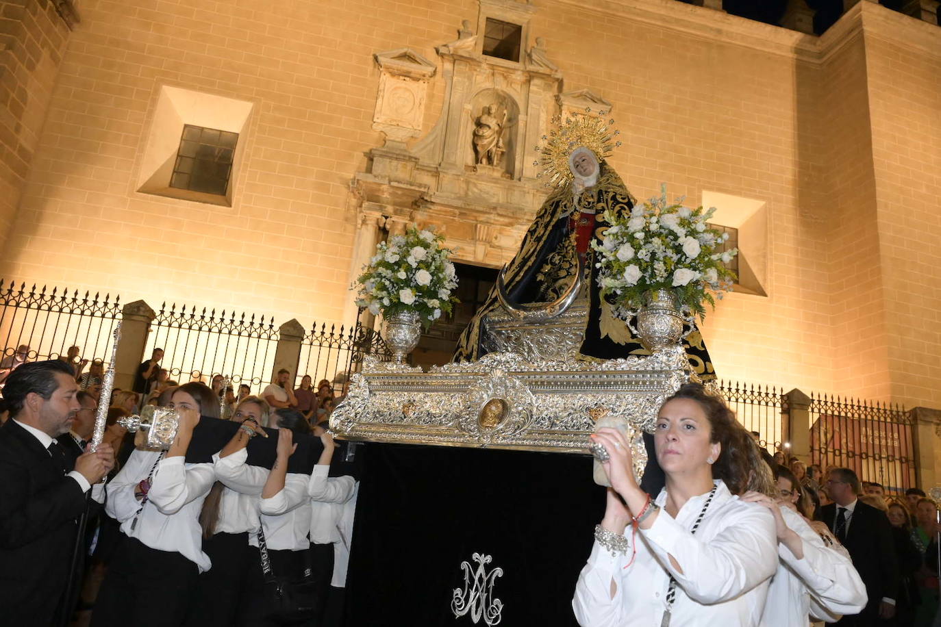 Las Hermandades de Bótoa y La Soledad hacen historia en Badajoz