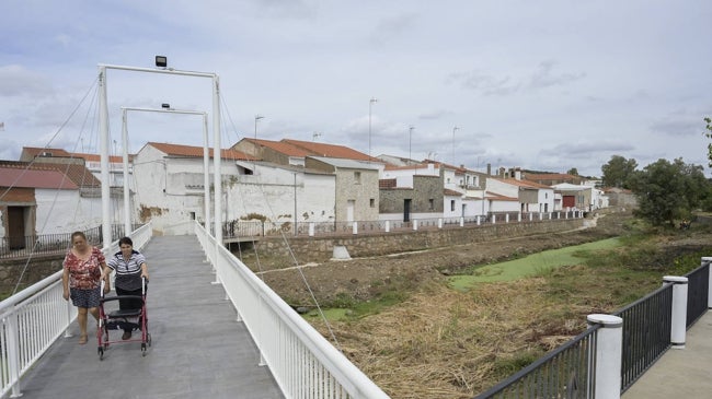 Imagen después - La Roca de la Sierra recupera la normalidad, pese al miedo a sufrir una nueva riada