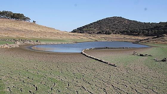 Tentudía aplaza los cortes de agua un par de meses pese a que la situación es crítica