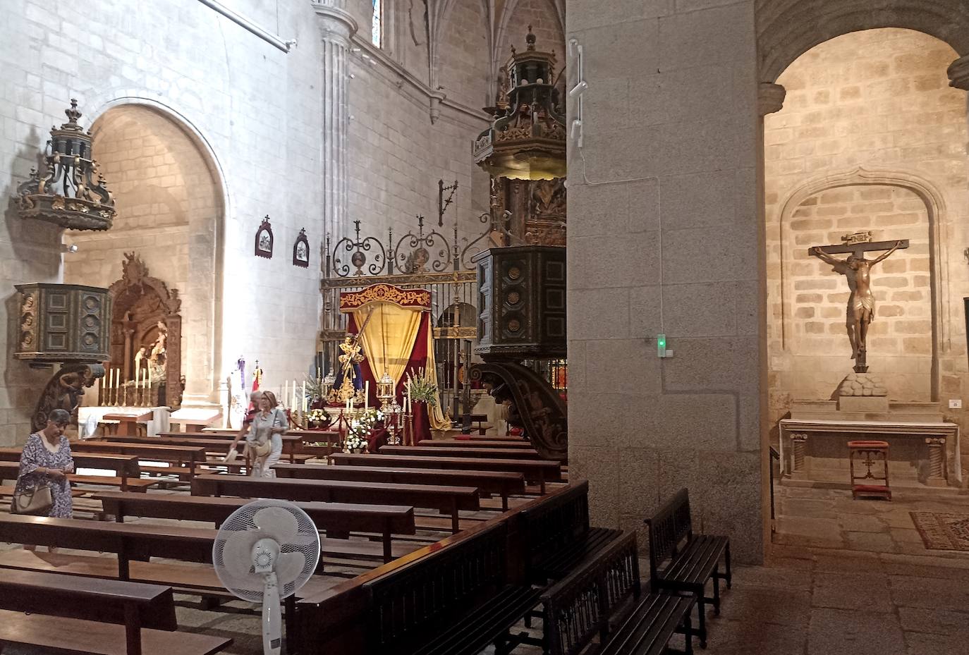 Ubicación actual dentro de la iglesia de Santiago, del Cristo encontrado por Antonio Floriano.