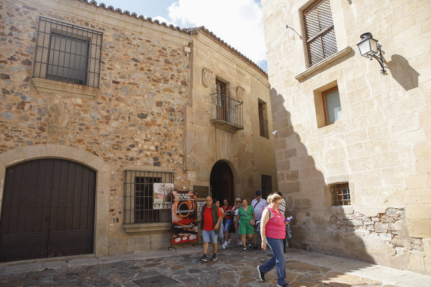 Casa Moraga, en la Plaza de Santa María, que también recuperó.