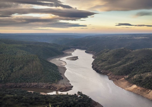 El río Tajo, a su paso por el espacio natural, el más protegido de Extremadura.