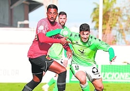 Akapo y Sillero en una acción del partido de la pasada temporada en Villanueva.