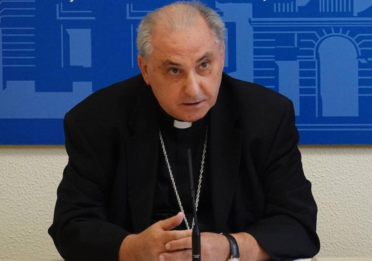 El arzobispo muestra su «dolor» por el caso de Almendralejo y aboga por «formación integral» para los menores
