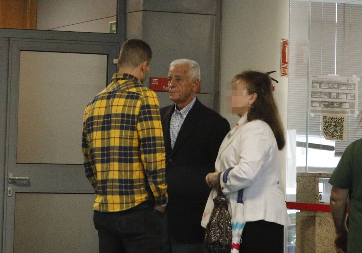 El exalcalde del PP, Octavio Blanco, en el Palacio de Justicia de Cáceres.