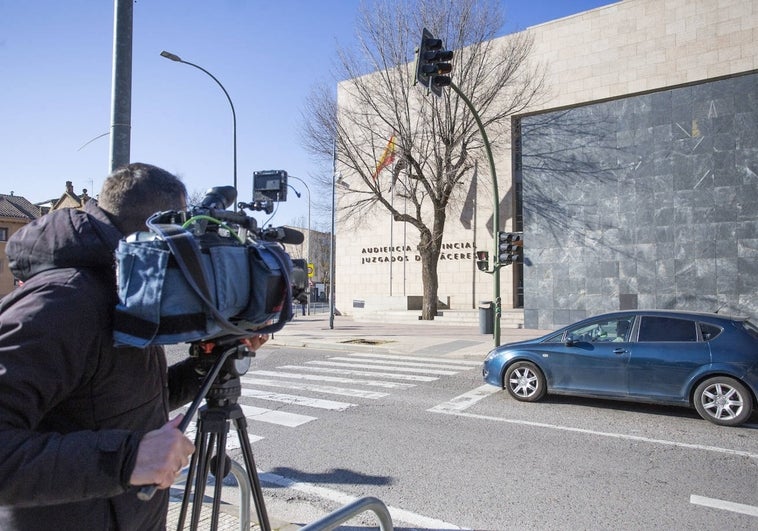 Acusado de abusar de dos hermanas menores en Cáceres, ha sido absuelto en un caso y en otro está pendiente de juicio