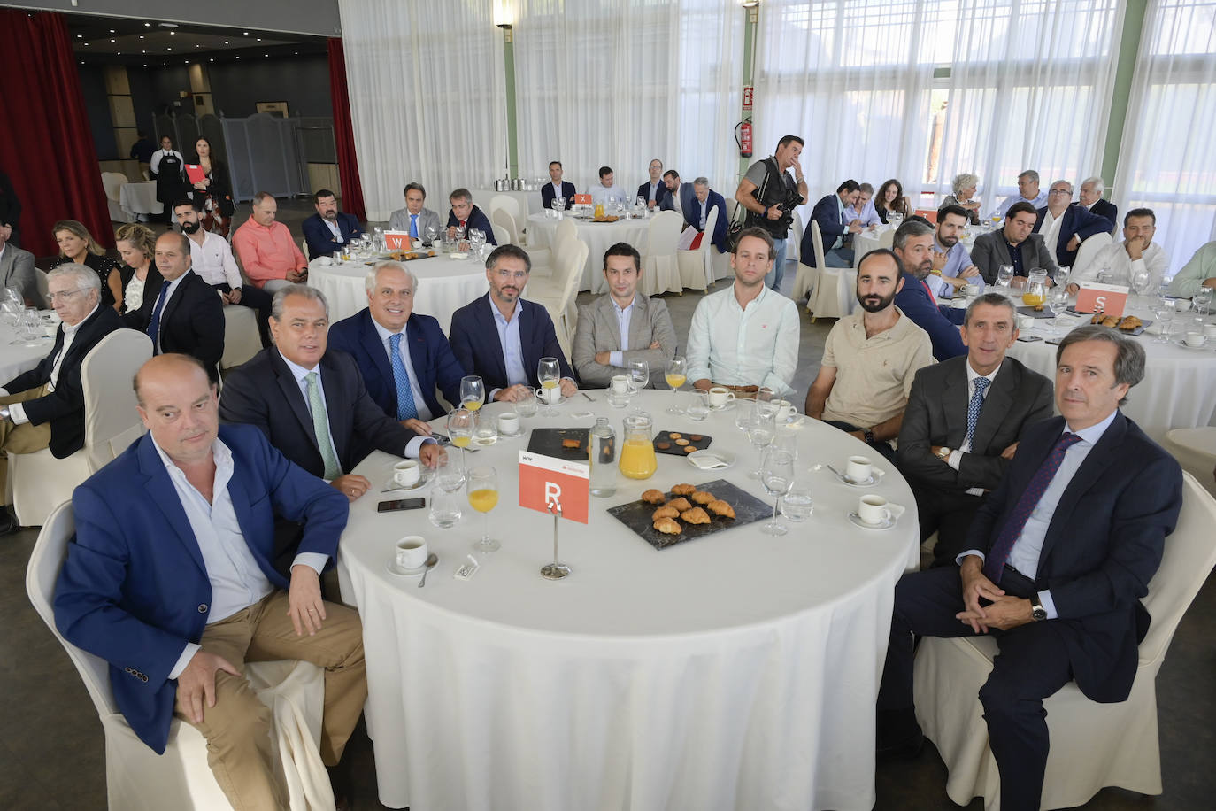 Luis de Vera, Leopoldo Castillo, Álvaro Suárez-Guanes, Manuel Ángel Sánchez, Manuel Amigo Romero, Jacobo Sánchez, Luis Carmona, Carlos Jurado y Carlos García-Tomé.