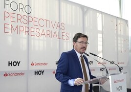 Guillermo Santamaría, consejero de Economía, durante su intervención en la mañana de hoy en el Foro Perspectivas Empresariales.