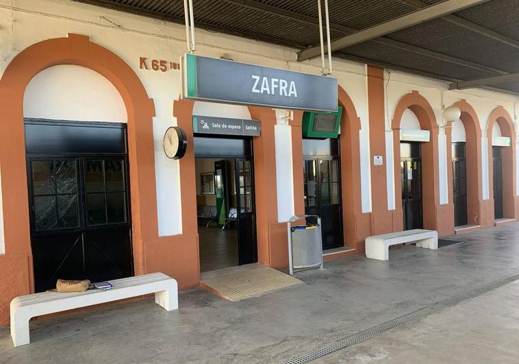 Arde un tren cuando repostaba en la estación de Zafra