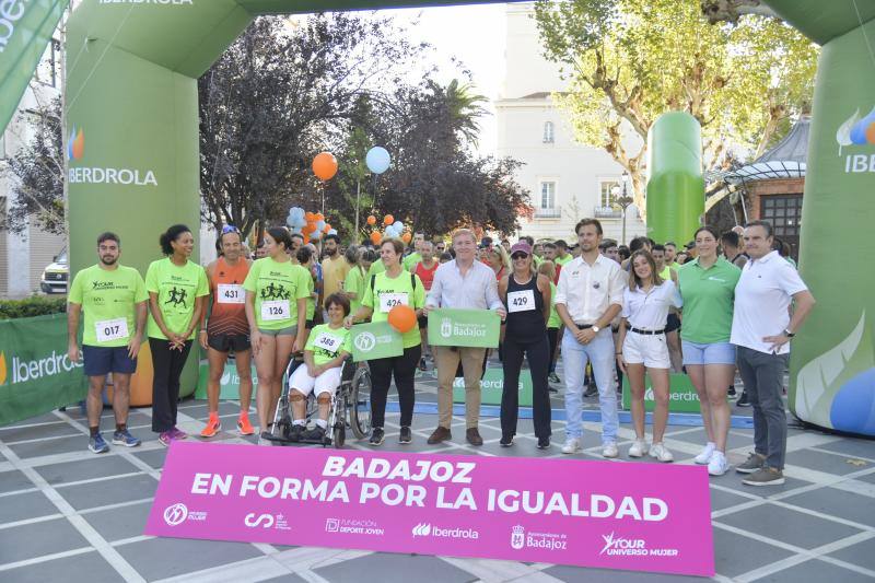 La carrera &#039;Badajoz en forma por la Igualdad&#039;, en imágenes