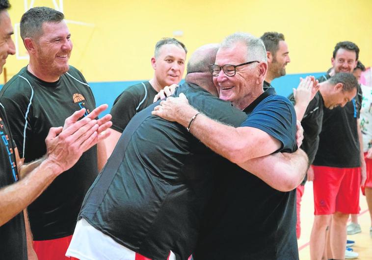 Homenaje a Paco Parodi, un referente del baloncesto en Mérida